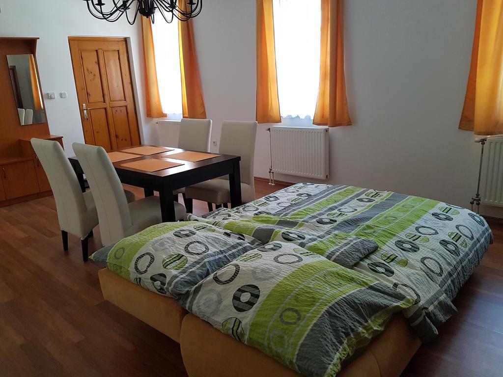 Apartman Kaszas Central Mosonmagyarovar Ngoại thất bức ảnh